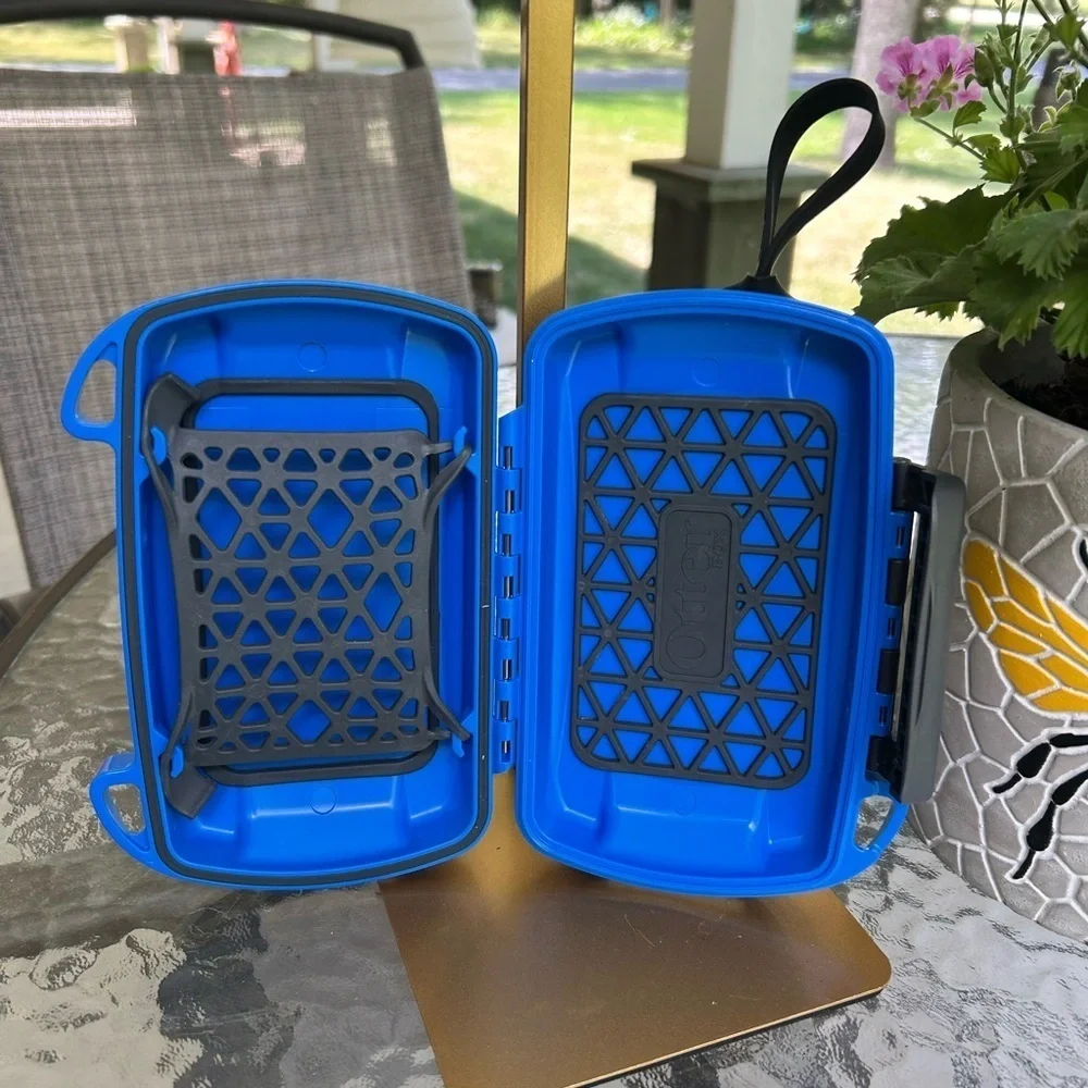 ☀️OtterBox Vibrant Blue Protective Case